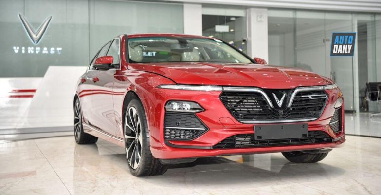 vinfast lux a2.0 màu đỏ